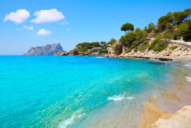 Cala Pinets plaj Benissa içinde ayrıca Benisa Alicante, İspanya