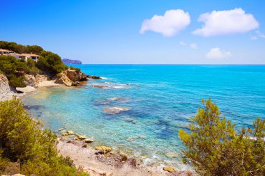Cala Pinets plaj Benissa içinde ayrıca Benisa Alicante, İspanya