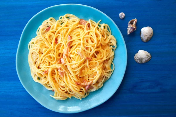 Spaghetti Alla Carbonara Con Pancetta Panna — Foto Stock