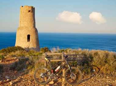 Dağ bisikleti ile Alicante Denia Torre del Gerro Kulesi