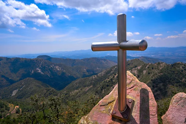 Espadan Sierra Peak Cross Castellon Spain — стоковое фото