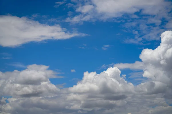 Modrá Letní Obloha Mraky Cumulus Bílá — Stock fotografie