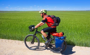 Motorcu hacı Camino de Santiago tarafından Saint James Way Levante bisiklet içinde