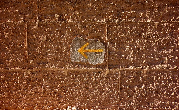 Жовтий Стрілку Підписувати Каміно Сантьяго Шляху Паломників Сент Джеймс Adobe — стокове фото