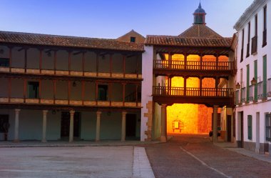 Tembleque Plaza Mayor Toledo Castile La Mancha Saint james yolda