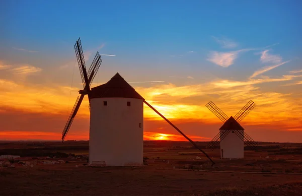 Mota Del Cuervo Wiatraki Cuenca Kastylii Mancha Hiszpanii — Zdjęcie stockowe