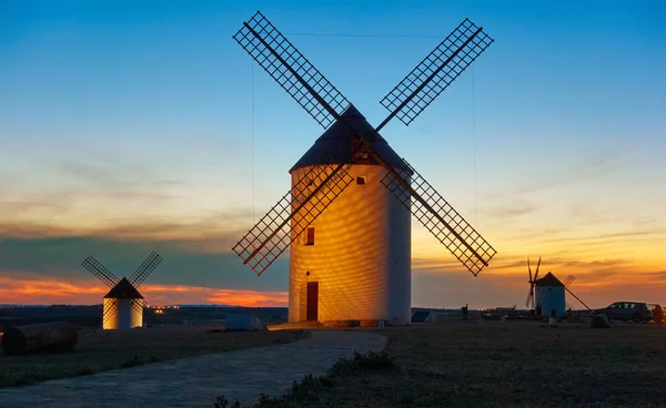 Mota Del Cuervo Wiatraki Cuenca Kastylii Mancha Hiszpanii — Zdjęcie stockowe