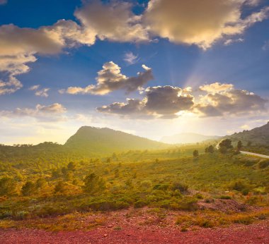 Garbi tepe günbatımında Calderona Sierra Valencia, İspanya