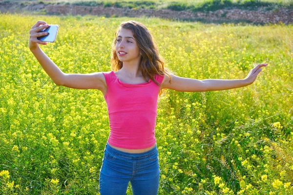 Giovanissima Ragazza Selfie Video Foto Primavera Prato — Foto Stock