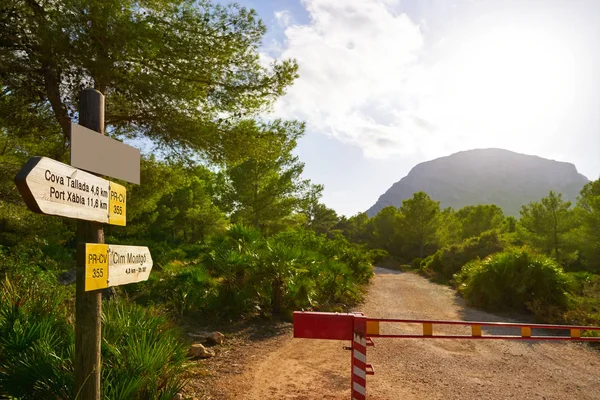 Klättra Till Montgo Berg Spår Vägskylt Javea Denia Alicante Spanien — Stockfoto