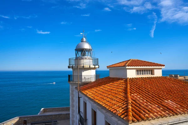 地中海のスペインのカステリョンのペニスコラ灯台 — ストック写真