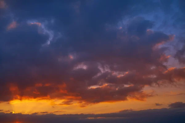 Puesta Sol Cielo Nubes Naranja Azul Colores — Foto de Stock