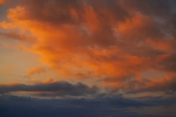 Puesta Sol Cielo Nubes Naranja Azul Colores — Foto de Stock