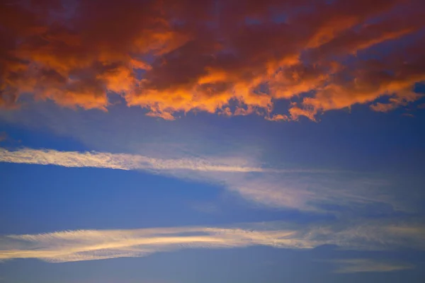 Avondrood Wolken Oranje Blauwe Kleuren — Stockfoto