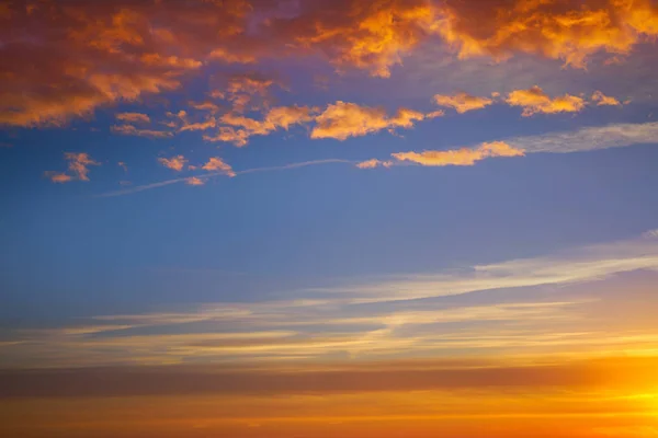 Sonnenuntergang Himmel Wolken Orange Und Blaue Farben — Stockfoto