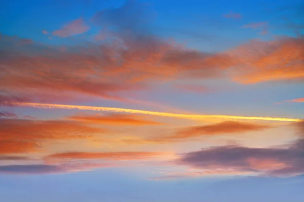 Puesta Sol Cielo Nubes Naranja Azul Colores — Foto de Stock