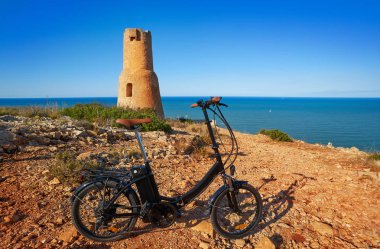 Denia Torre del Gerro kulede katlanabilir ebike e-bisiklet ile