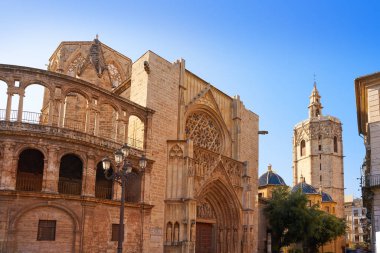 Valencia Plaza de la Virgen Meydanı ve Miguelete Kulesi ve Katedrali, İspanya