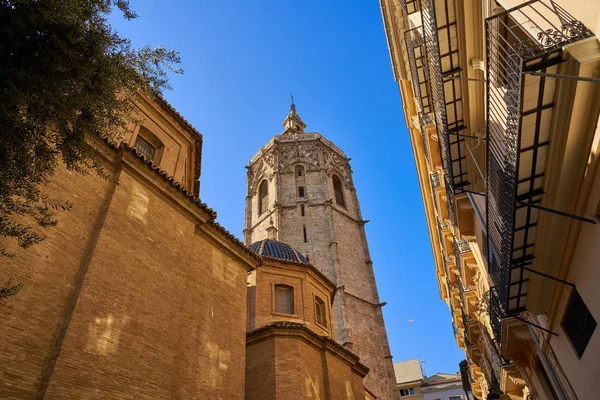 Ayrıca kule Micalet İspanya Valencia Plaza de la Virgen Meydanı ve Miguelete