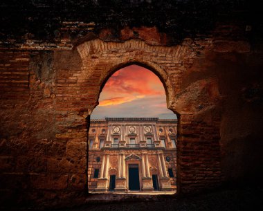 Alhambra arch Carlos V cephe Granada fotoğraf illüstrasyon