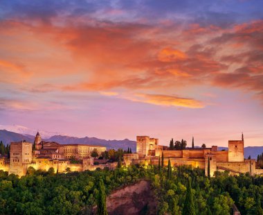 Alhambra kale günbatımında Endülüs İspanya Granada