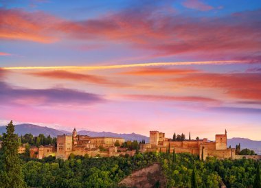Alhambra kale günbatımında Endülüs İspanya Granada