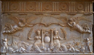 Alhambra Carlos V mermer duvar heykelleri Endülüs Granada İspanya