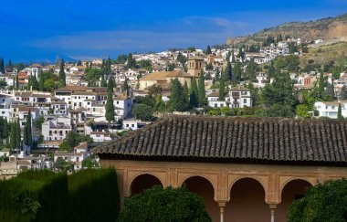 Alhambra Granada İspanya Albayzin bölgesinde görünümünden Albaicin