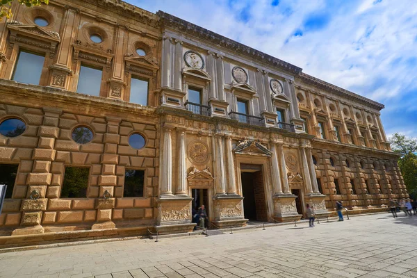 アンダルシア スペインのアルハンブラ宮殿のグラナダ カルロス のファサード — ストック写真