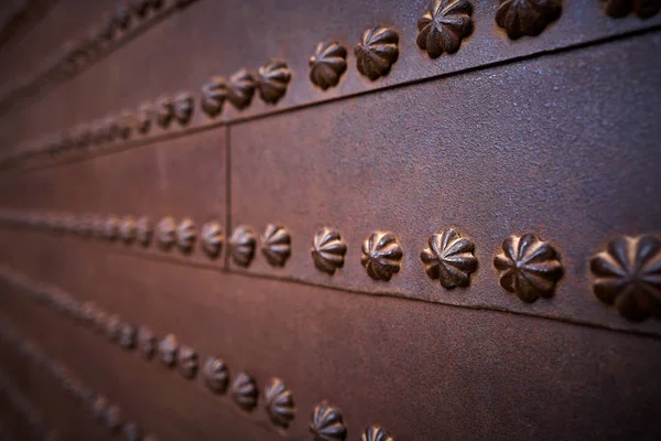 Alhambra Spravedlnost Dveře Detail Rezavé Železné Hřebíky Španělsku Granada — Stock fotografie