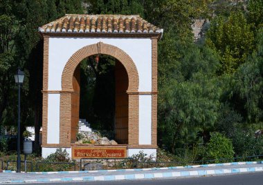 Lanjaron kemer kapı Andalusia İspanya Granada Alpujarras içinde
