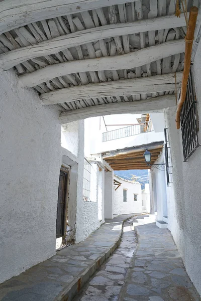 Pampaneira 村のアンダルシア スペインでグラナダのアルプハラ通り — ストック写真