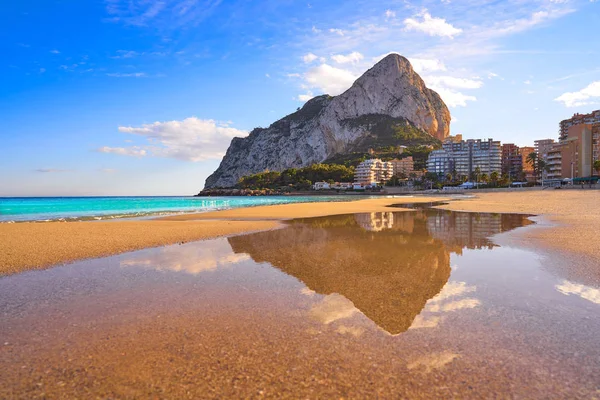 Playa Fossa Strandtól Calpe Ifach Penon Rock Alicante Spanyolország — Stock Fotó