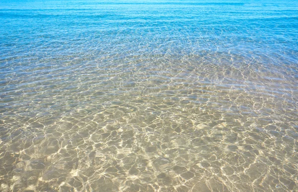 Σαφές Νερό Αμμουδιά Στην Costa Blanca Του Αλικάντε Στη Μεσόγειο — Φωτογραφία Αρχείου