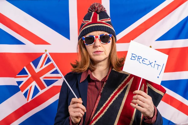 Brytyjskich kobieta Uk flagi i transparent Brexit — Zdjęcie stockowe
