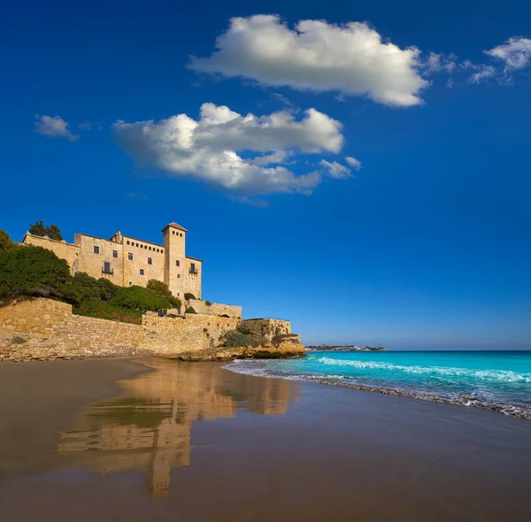 Cala La Jovera beach under Tamarit castle — Stock Photo, Image