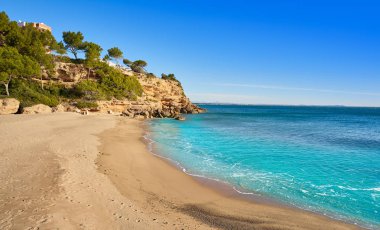 Cala Les Sirenes plajı playa Miami-Platja