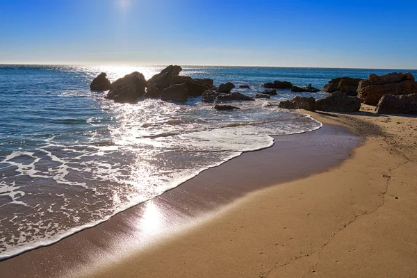 Cala Les Sirenesビーチプレイ｜Miami-Platja — ストック写真