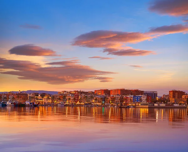 Sonnenuntergang im Hafen von Tarragona in Katalonien — Stockfoto