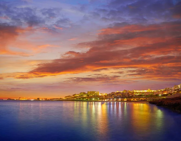 Port de Tarragone coucher de soleil dans la mer Méditerranée d'Espagne — Photo