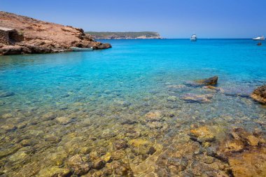 Cala Xuclar Sant Joan Balearics içinde Ibiza