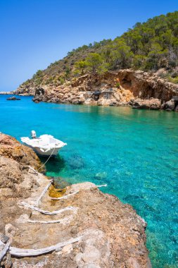 Cala Xuclar Sant Joan Balearics içinde Ibiza