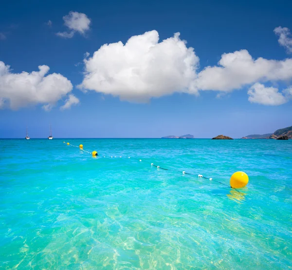 Ibiza strand Aigua blanca in Santa Eulalia — Stockfoto