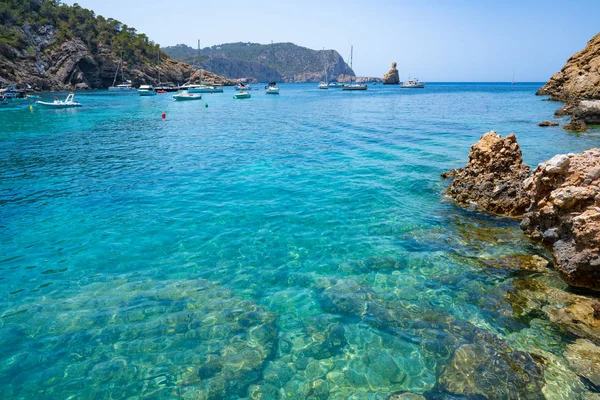 Cala Benirras strandja Ibiza Sant Joan — Stock Fotó