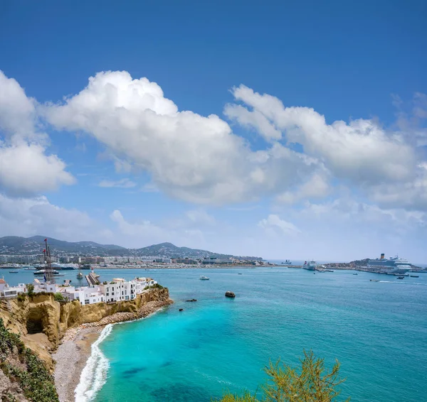 Ibiza eivissa skyline von dalt vila auf den balearen — Stockfoto