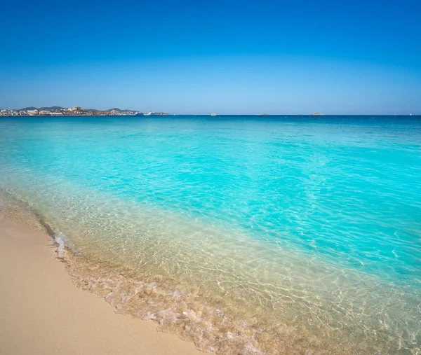 Ibiza Playa d En Bossa praia nas Ilhas Baleares — Fotografia de Stock