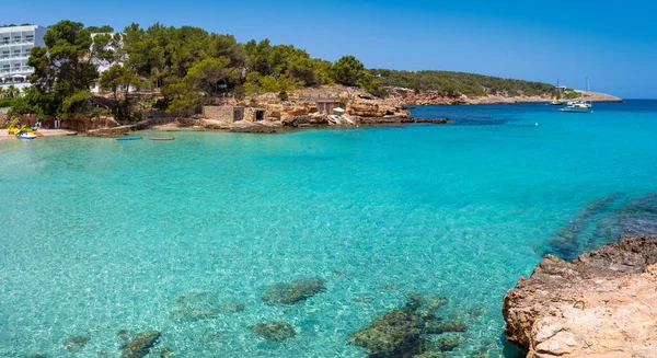 Ibiza Portinatx Spiaggia di Arenal Petit alle Baleari — Foto Stock