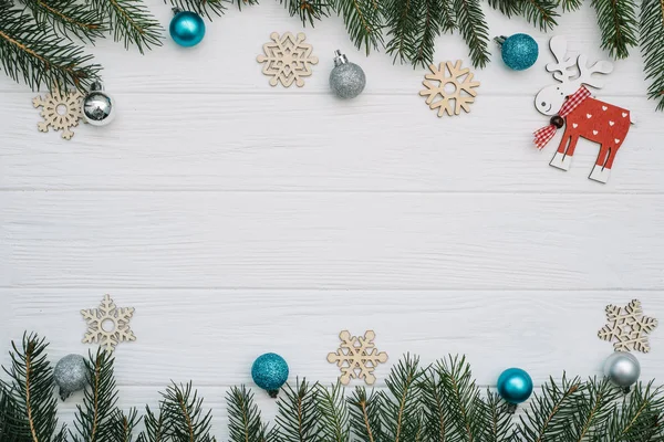 Abeto Navideño Con Decoración Purpurina Sobre Fondo Madera Fondo Navidad — Foto de Stock