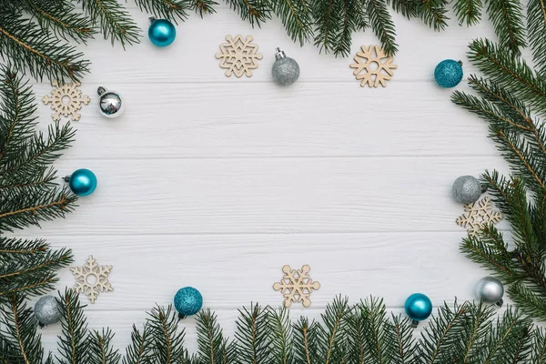 Abeto Navideño Con Decoración Purpurina Sobre Fondo Madera Fondo Navidad — Foto de Stock