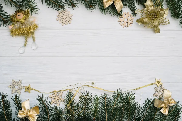 Tannenbaum Mit Dekoration Und Glitzern Auf Holzgrund Weihnachten Hintergrund Auf — Stockfoto